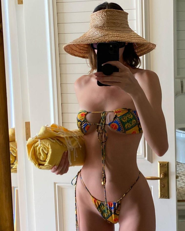 Kendall Jenner Beach Bikini Candid Set Leaked