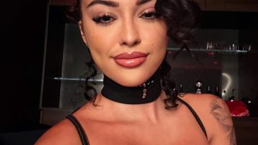 Malu Trevejo Displays Her Boobs in a Corset Outfit (8 Photos)