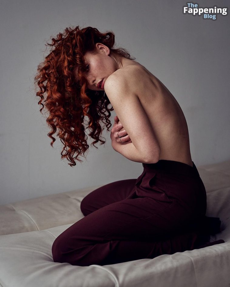 Kasia Wuczko Sexy & Topless (13 Photos)