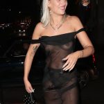 Tigerlily Taylor Flashes Her Nude Tits in London (11 Photos)