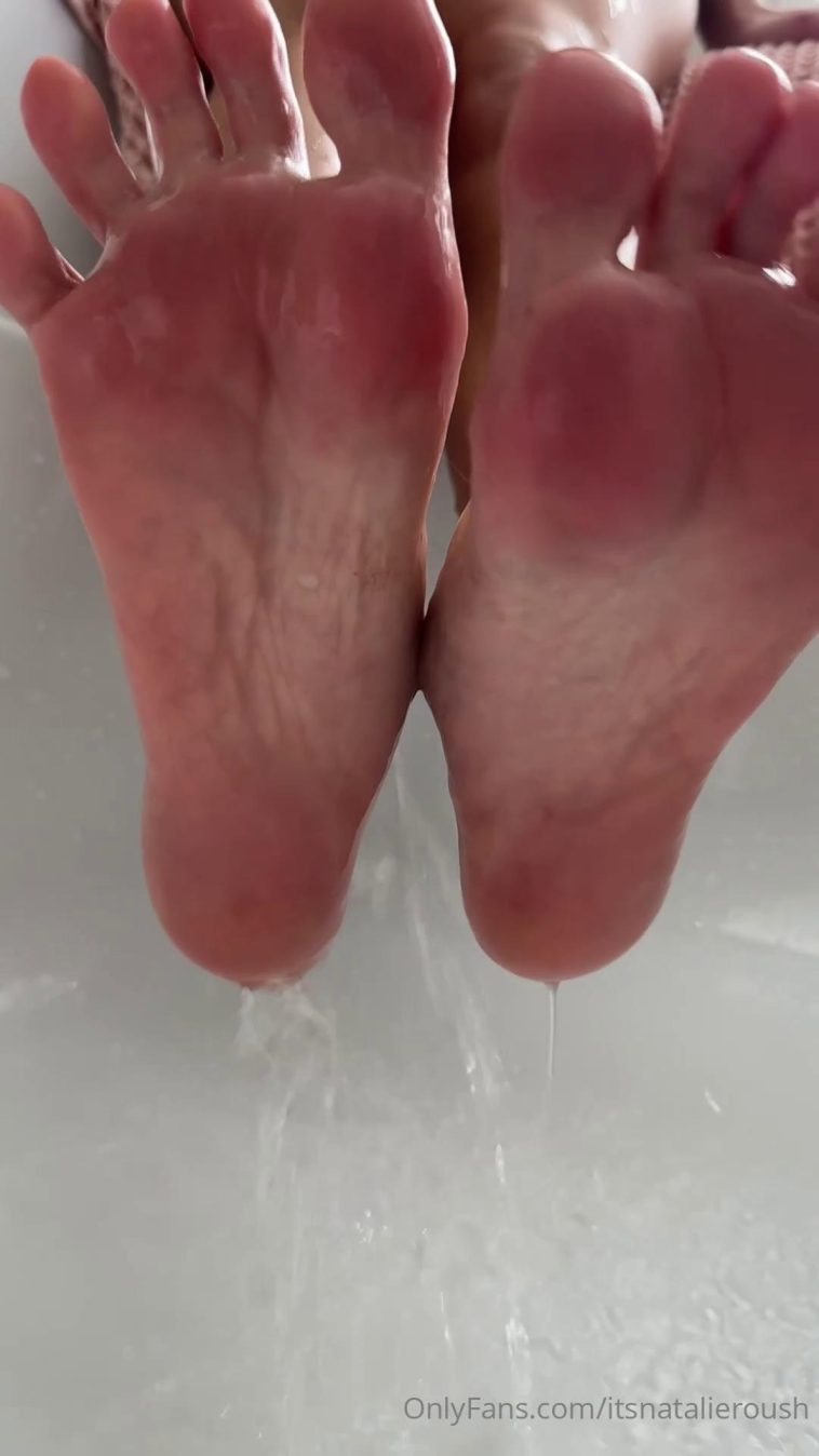 Natalie Roush Wet Feet Cleaning PPV Onlyfans Video Leaked