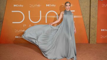 Braless Florence Pugh Stuns at the “Dune 2” Premiere (194 Photos)