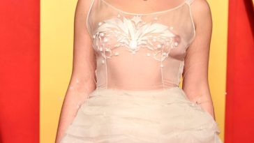 Florence Pugh Flashes Her Nude Tits at the 2024 Vanity Fair Oscar Party (66 Photos)