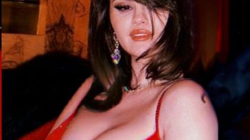 Selena Gomez Looks Hot in Red (11 Photos)