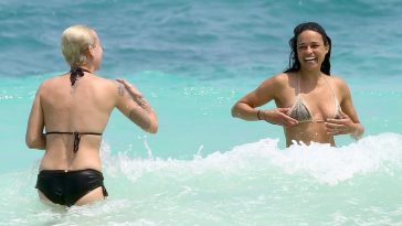 Michelle Rodriguez Enjoys Her Romantic Beach Day with Carmen Vandenberg in Cancun (41 Photos)
